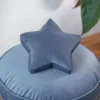 poduszka gwiazdka mała welurowa kolor niebieski ozdoba do pokoju dziecięcego