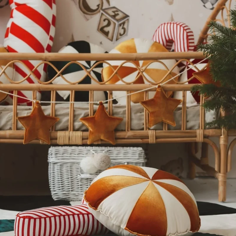 poduszka patchworkowa złota trafiony prezent świąteczny dla dziecka