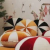 poduszki dekoracyjne cukierki kolorowe
