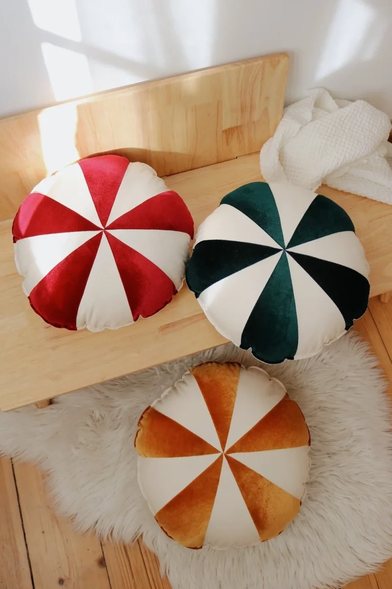 poduszki patchworkowe kolorowe cukierki pomysł na prezent ozdoba do pokoju dziecka