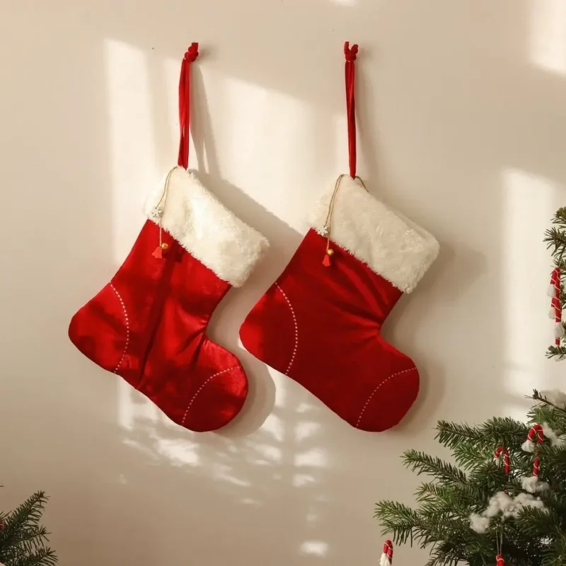 świąteczna skarpeta na prezenty ozdoba pokoju dziecięcego