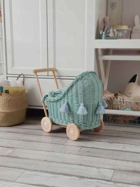 wózek dla lalek miętowy z miętowymi chwostami pomysł na prezent dla dziecka