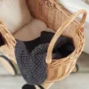 wysoki wózek dla lalek naturalny z czarnymi chwostami pomysł na prezent