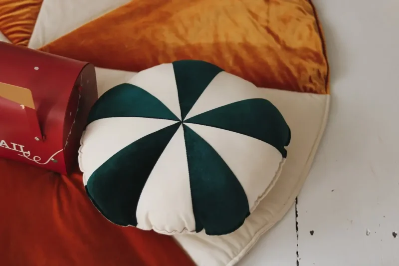 zielona poduszka patchworkowa cukierek ozdoba do pokoju dziecka