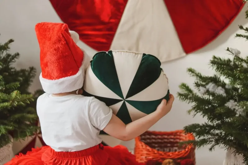 zielona poduszka patchworkowa cukierek pomysł na prezent świąteczny