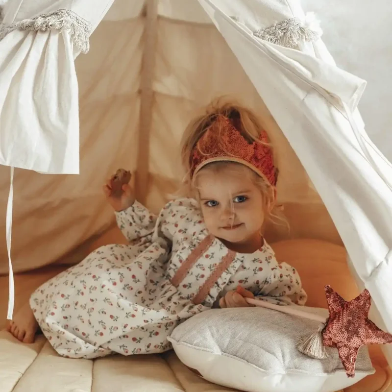 namiot tipi z falbanami zabawa dziecko luuv concept