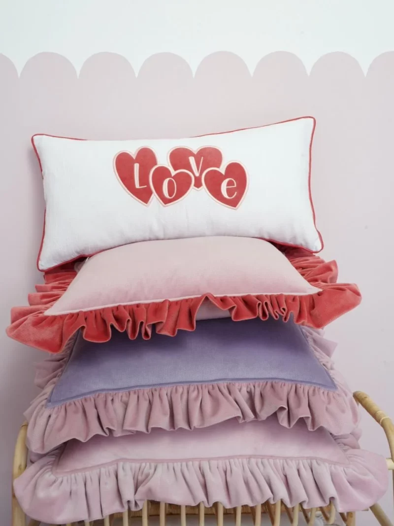 poszewka ozdobna haftowane serca na poduszkę red love polska marka luuv concept